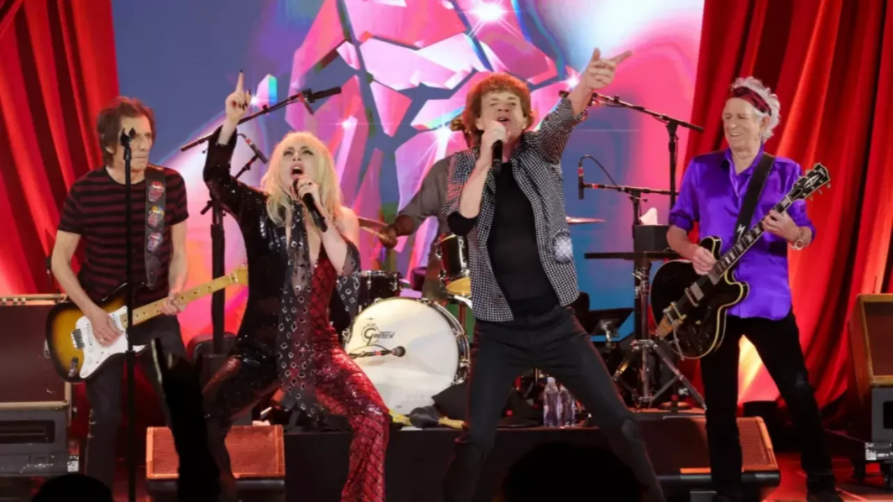 Lady Gaga Rejoint Les Rolling Stones Pour Un Incroyable Duo