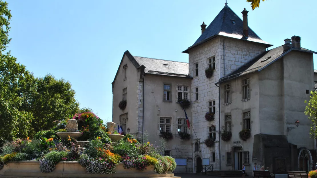 Aix-les-Bains participe à l’hommage national pour Samuel Paty et Dominique Bernard