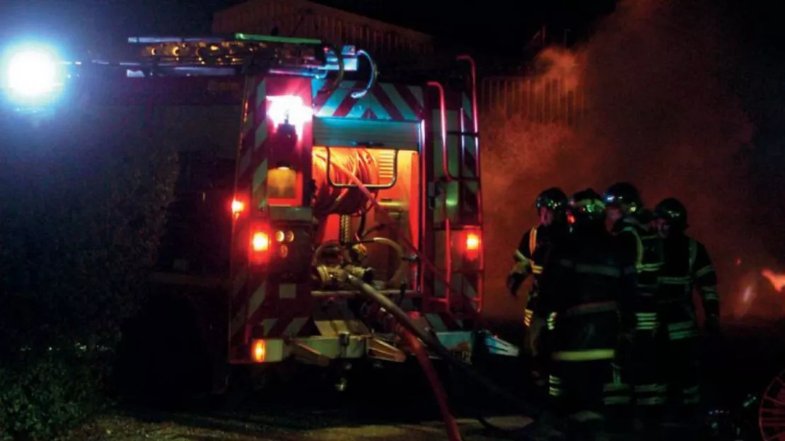 Deux poids lourds en feu en Haute-Savoie mercredi soir