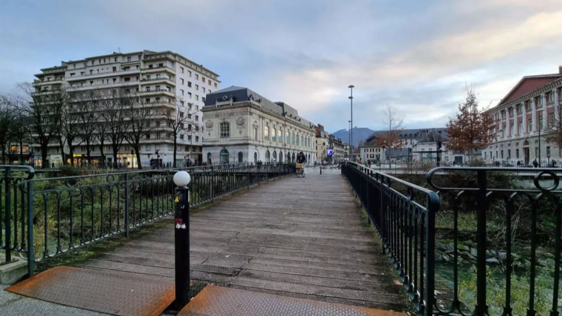 Fermeture de la passerelle Rosseti à Chambéry