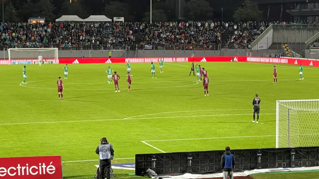 Le FC Annecy prend l'eau à domicile