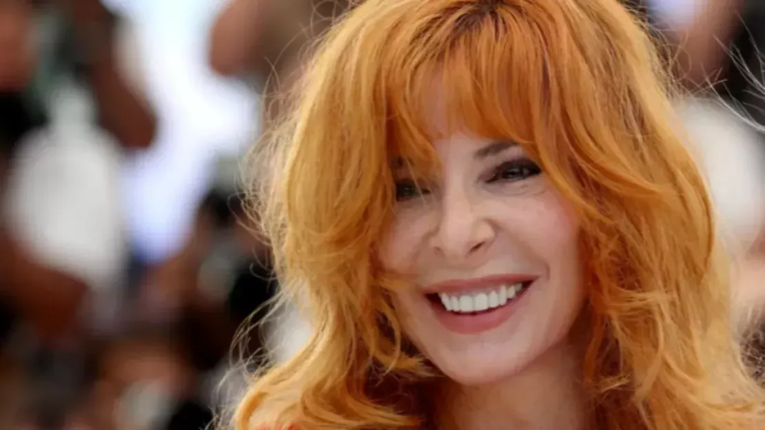 Mylène Farmer annonce la sortie d'un nouveau morceau !