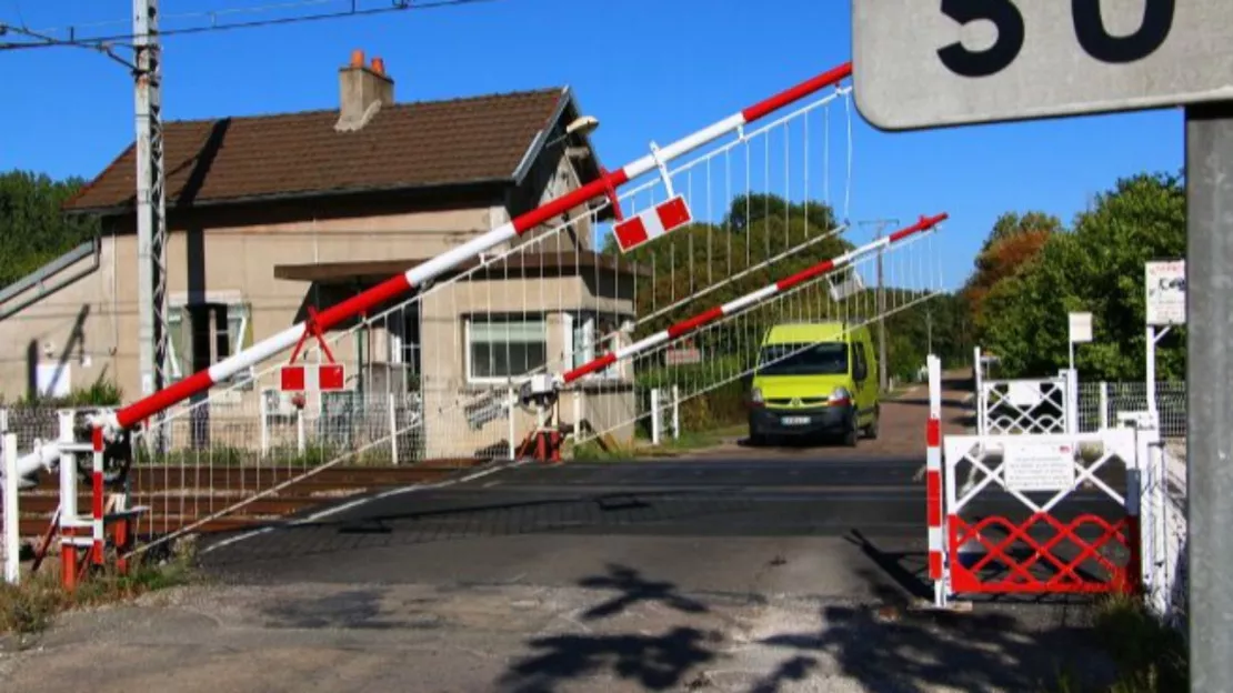 Un accident entre un train et un bus fait un blessé grave en Savoie